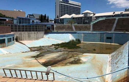 Derelict tank at Bayworld Oceanarium, South Africa